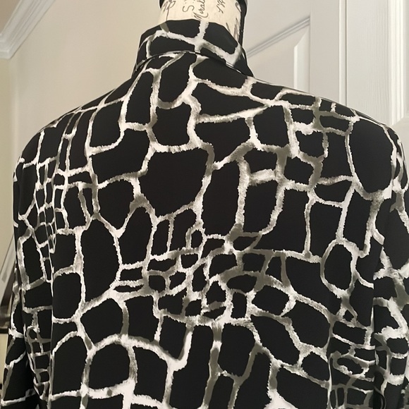 Blouses.com buttons down shirt - Picture 7 of 9